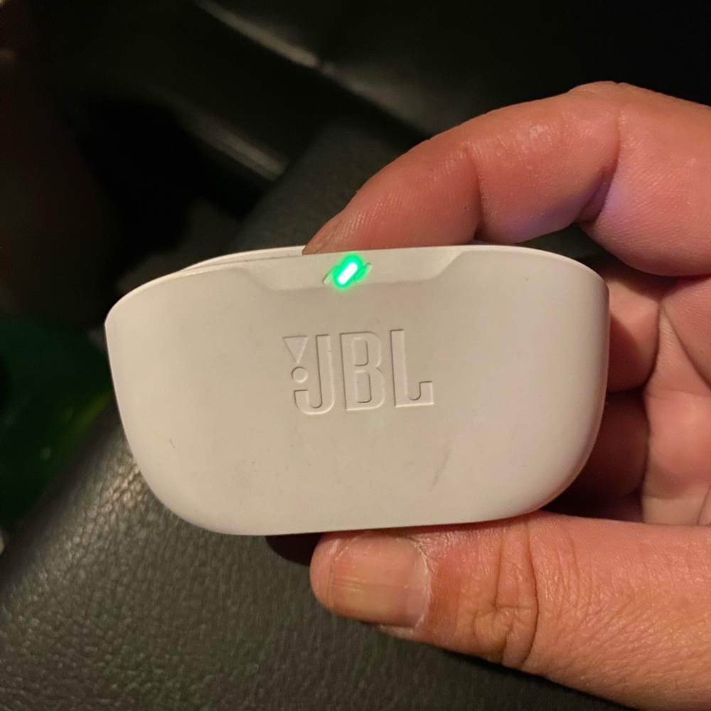 JBL White Wireless Vibe 2 Earbuds